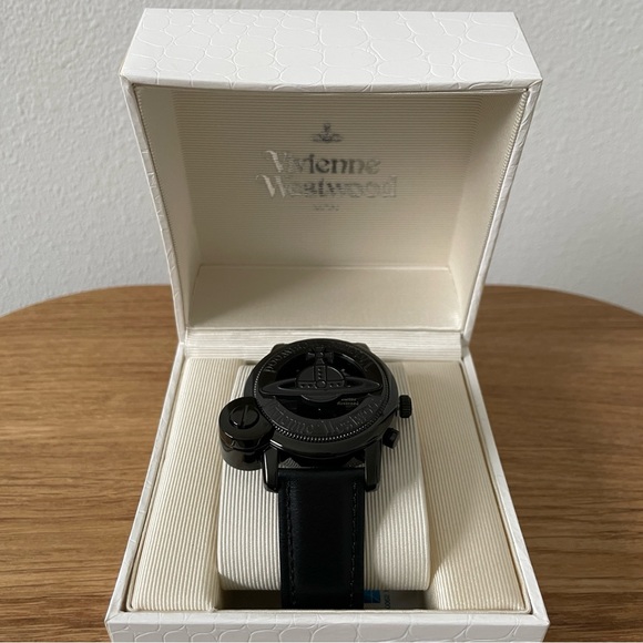 Vivienne Westwood Slide-Cage Cover Watch - Picture 5 of 6